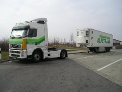 Volvo-FH12-460-KUEKOSZ-Alpetrtans-Reck-140304-1-I[1]